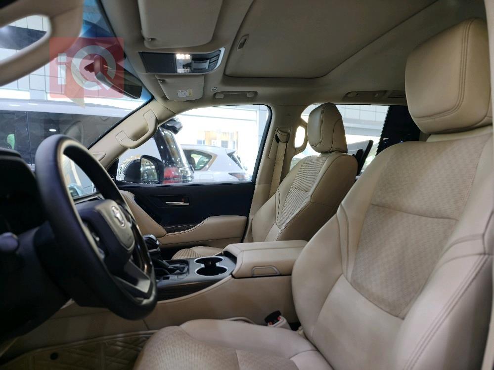 تۆیۆتا لاند کروزەر